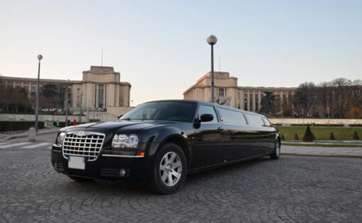 Location limousine Paris Chrysler 300C noire